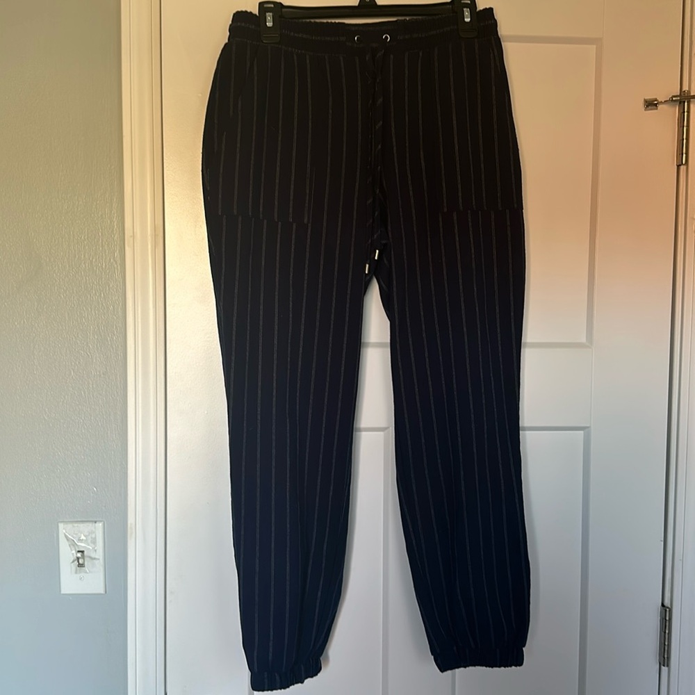 Nine West navy blue with white striped pants size medium!